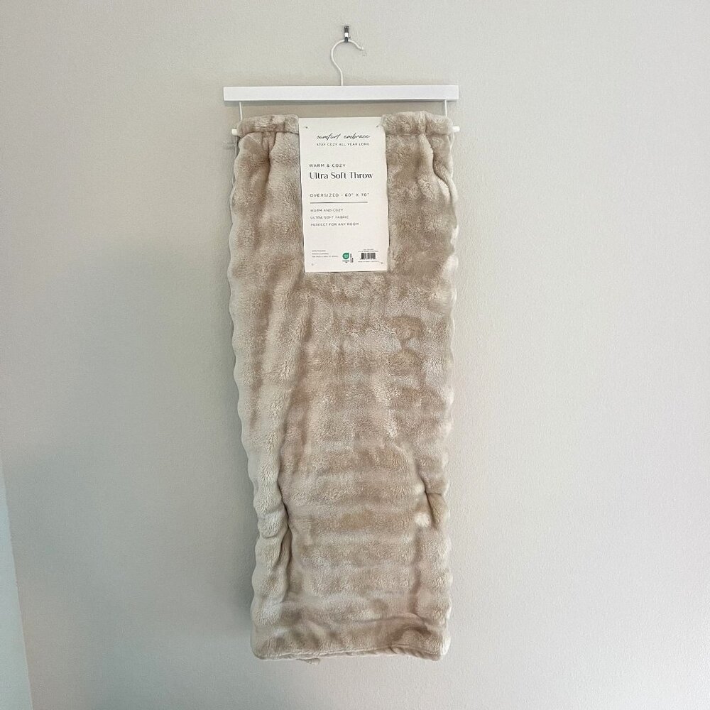 NWT Comfort Embrace Ultra Soft Throw Blanket Oversized 60"x70" Tan OEKO-TEX
